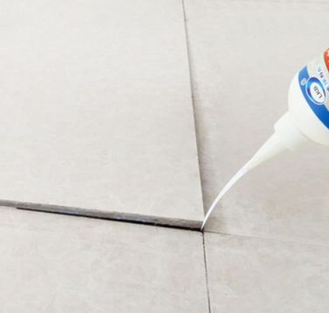 张家港瓷砖空鼓维修公司分享卫生间瓷砖脱落的原因可能有以下几点